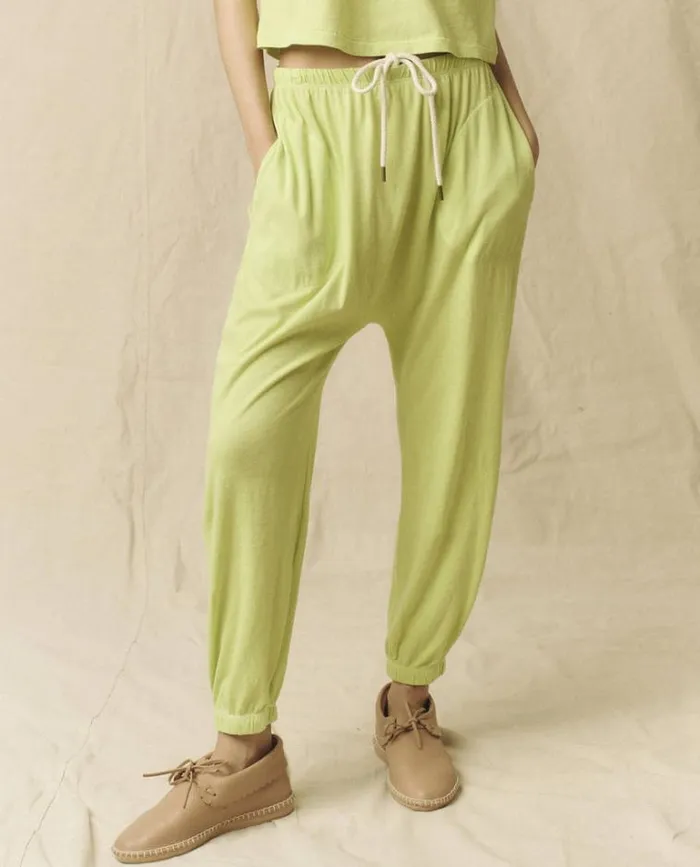 Bottoms Women039s The Great The Jersey Jogger Pant Lime Zest