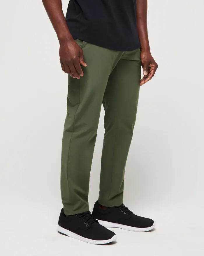 Men Pants TravisMathew OPEN TO CLOSE TECH CHINO PANT Thyme