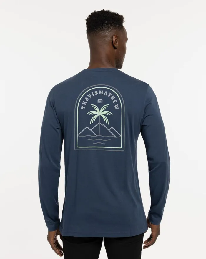 Men Tees TravisMathew CAPE BRETON LONG SLEEVE TEE Insignia