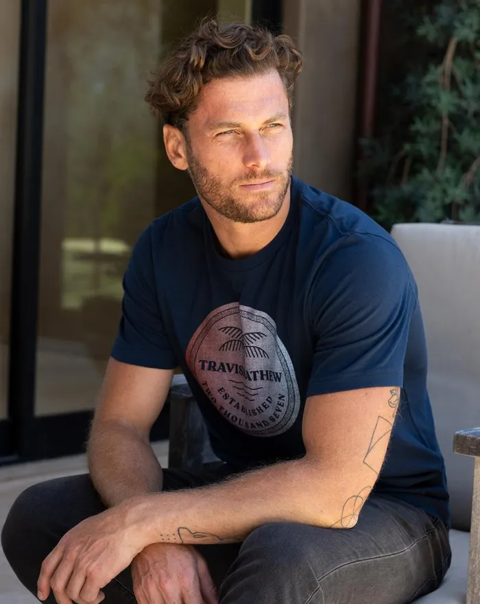 Men Tees TravisMathew CLIMATE ZONE TEE Total Eclipse Men Tees TravisMathew CLIMATE ZONE TEE Total Eclipse