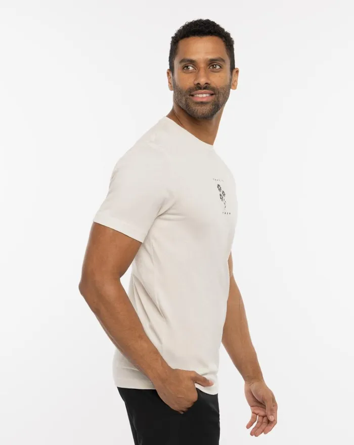 Men Tees TravisMathew HIDDEN PURPOSE TEE Moonbeam Men Tees TravisMathew HIDDEN PURPOSE TEE Moonbeam