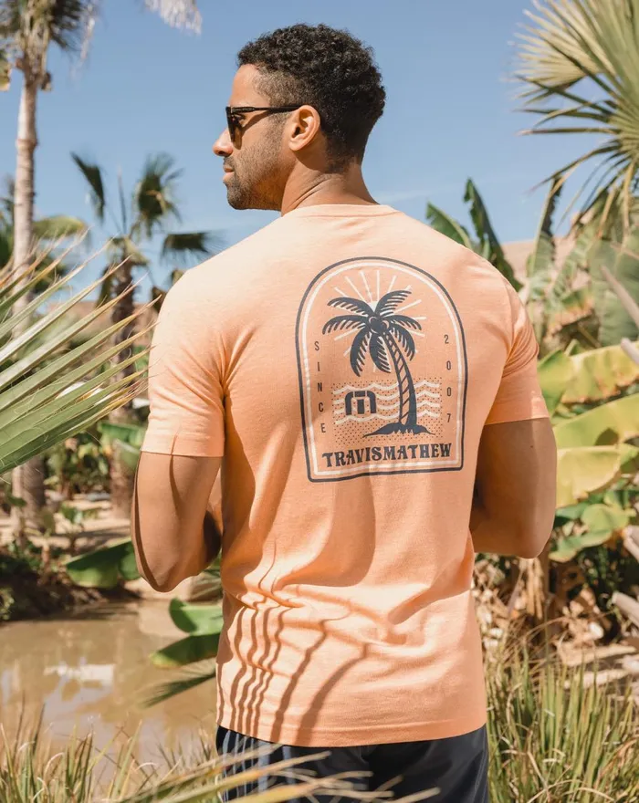 Men Tees TravisMathew SPANISH VILLA TEE Heather Melon Men Tees TravisMathew SPANISH VILLA TEE Heather Melon
