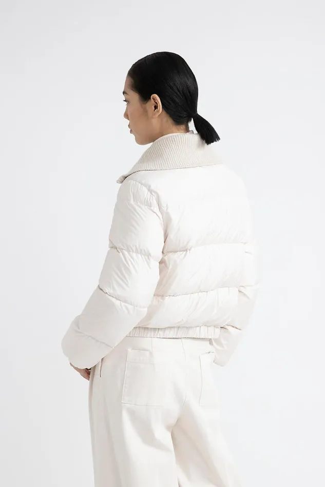 Peserico Outerwear Woman Short Goose Down Jacket With Tricot Collar Hornbeam Peserico Outerwear Woman Short Goose Down Jacket With Tricot Collar Hornbeam