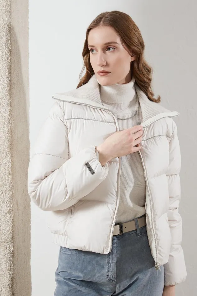 Peserico Outerwear Woman Short Goose Down Jacket With Tricot Collar Hornbeam Peserico Outerwear Woman Short Goose Down Jacket With Tricot Collar Hornbeam