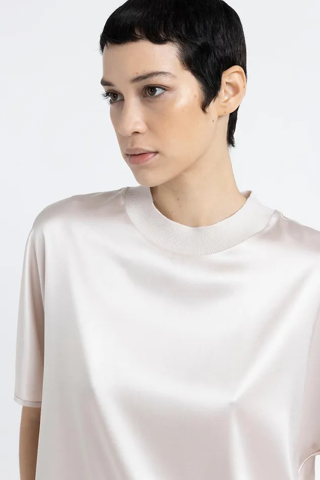 Peserico Tops And TShirts Woman Silk Satin Crew Neck TShirt Pearl Beige Peserico Tops And TShirts Woman Silk Satin Crew Neck TShirt Pearl Beige