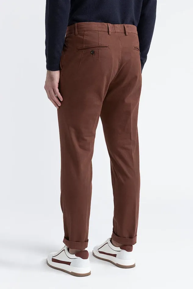 Peserico Trousers Man Stretch Cotton Chinos Mahogany Peserico Trousers Man Stretch Cotton Chinos Mahogany