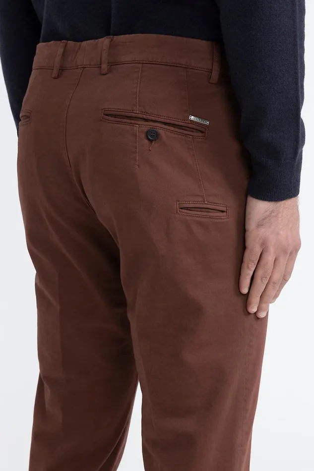 Peserico Trousers Man Stretch Cotton Chinos Mahogany Peserico Trousers Man Stretch Cotton Chinos Mahogany