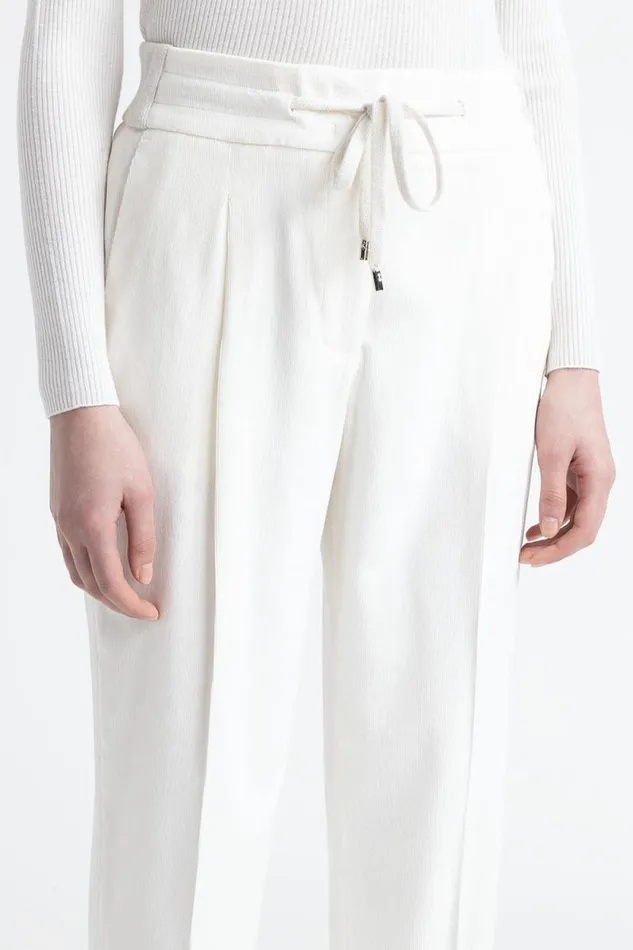 Peserico Trousers Woman Needlecord Carrot Trousers Natural White Peserico Trousers Woman Needlecord Carrot Trousers Natural White