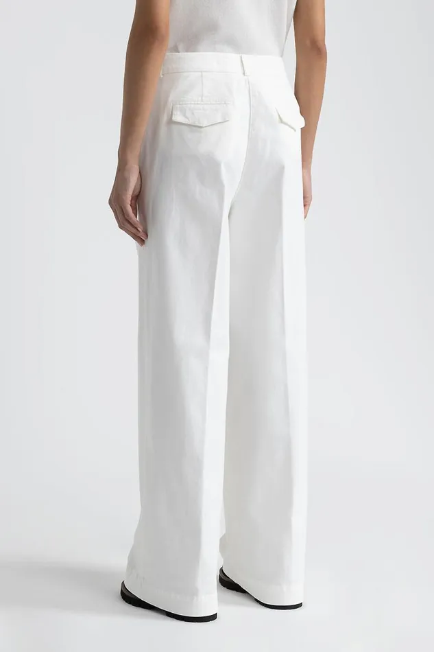 Peserico Trousers Woman WideLeg Trousers In Cotton Gabardine Natural White Peserico Trousers Woman WideLeg Trousers In Cotton Gabardine Natural White