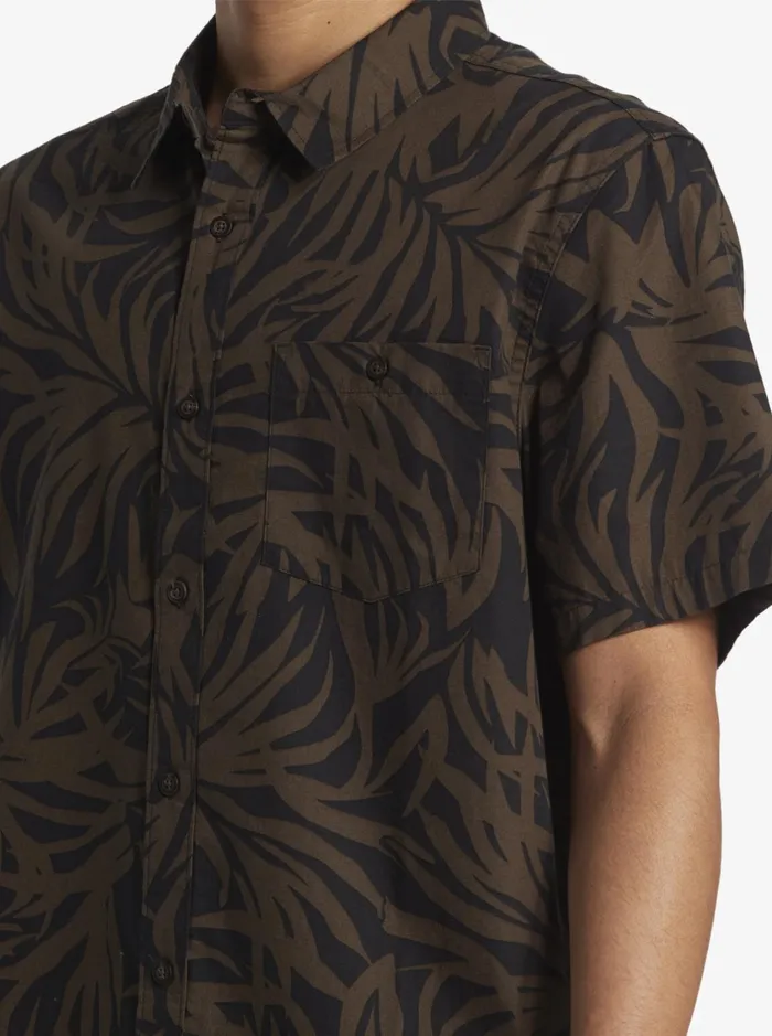 Shirts and Polos Men Quiksilver Hawaii Foliage Woven Hawaiian Shirt Tarmac Shirts and Polos Men Quiksilver Hawaii Foliage Woven Hawaiian Shirt Tarmac