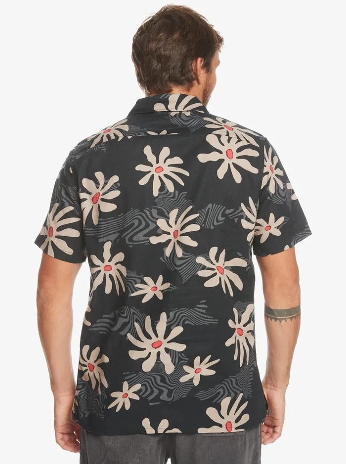 Shirts and Polos Men Quiksilver Trippy Floral Short Sleeve Shirt Black Trippy Floral Shirts and Polos Men Quiksilver Trippy Floral Short Sleeve Shirt Black Trippy Floral