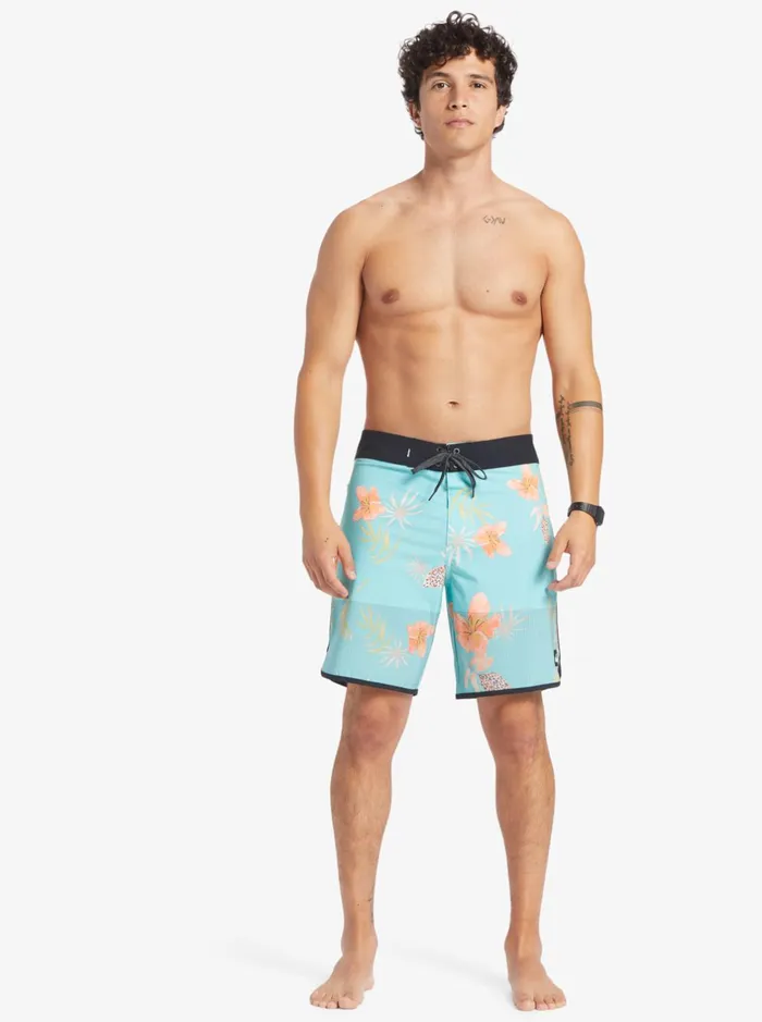 Shorts and Amphibians Men Quiksilver Highline Scallop 19034 Boardshorts Blue Radiance Shorts and Amphibians Men Quiksilver Highline Scallop 19034 Boardshorts Blue Radiance