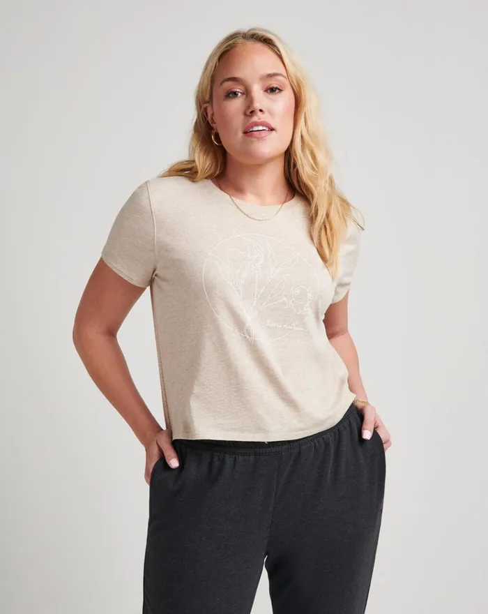 Women All Tops TravisMathew MORNING LIGHT GRAPHIC TEE Heather Atmosphere