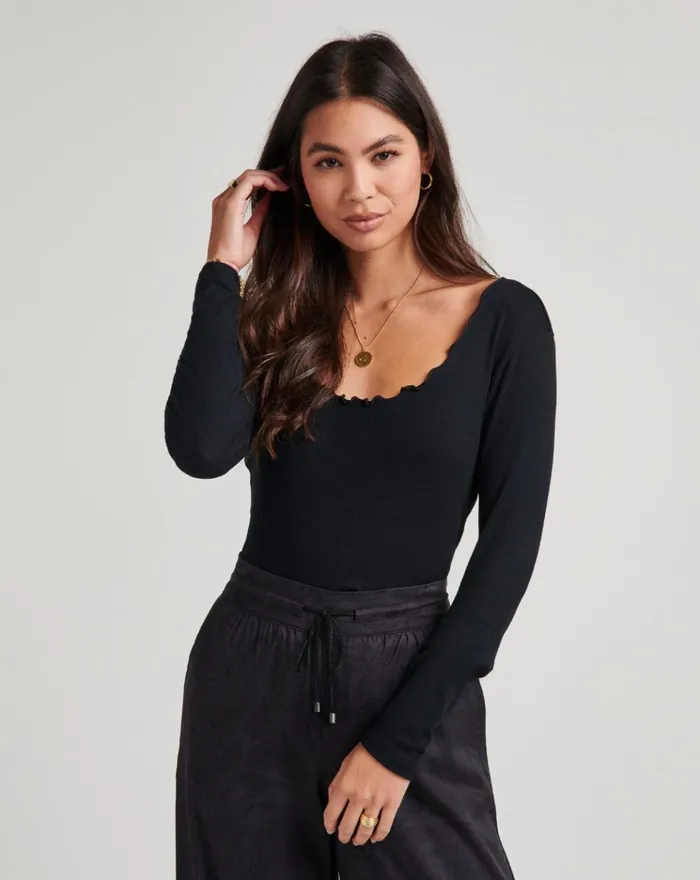 Women All Tops TravisMathew SOMETHING SWEET CLOUD RIBBED TOP Black