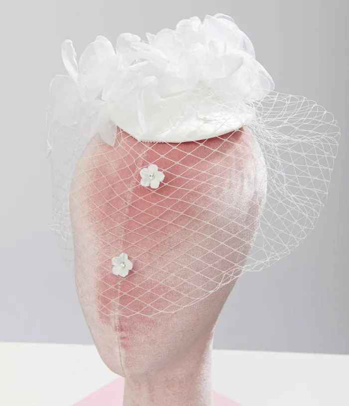 1920s White Floral and Mesh Veil Fascinator Accessories Unique Vintage Hair Clips
