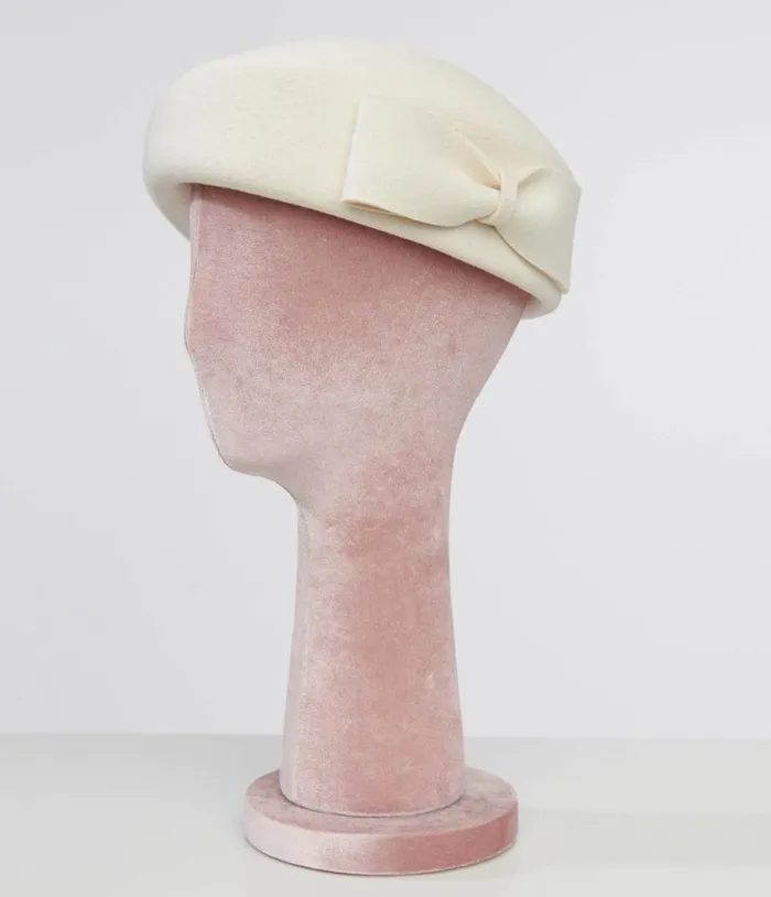1940s Cream Bow Beret Accessories Unique Vintage Berets