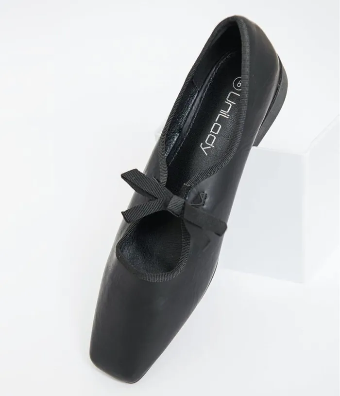 1960s Black Leatherette Bow Strap Flats Shoes Unique Vintage Flats