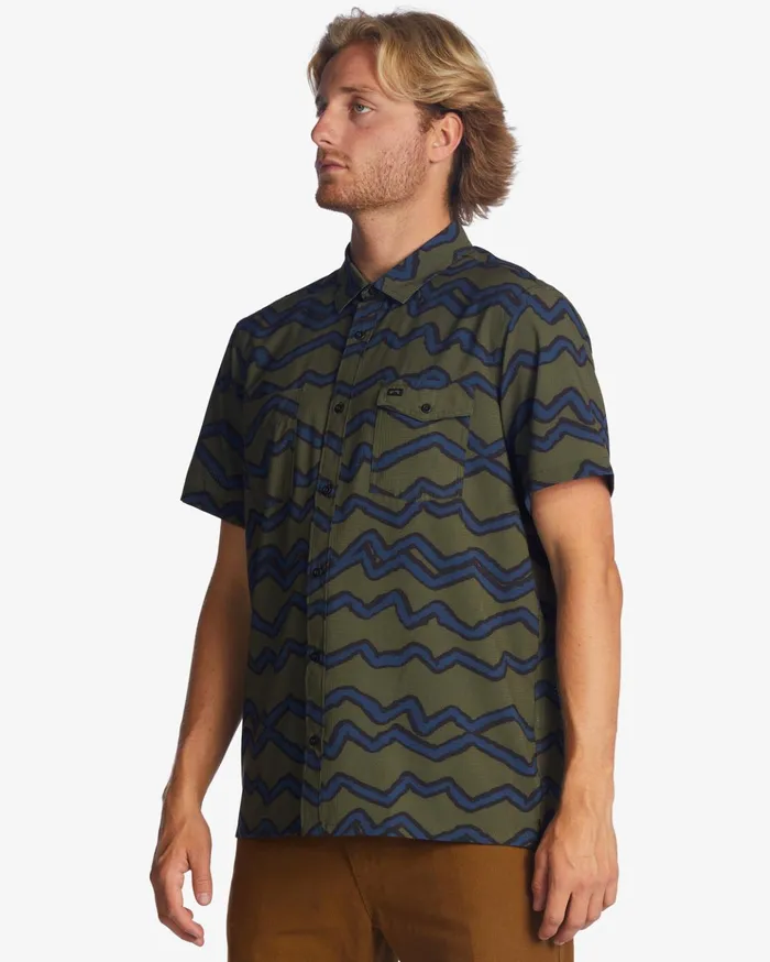 Billabong ADiv Surftrek Perf Short Sleeve Shirt Dark Olive Men Shirts Billabong ADiv Surftrek Perf Short Sleeve Shirt Dark Olive Men Shirts