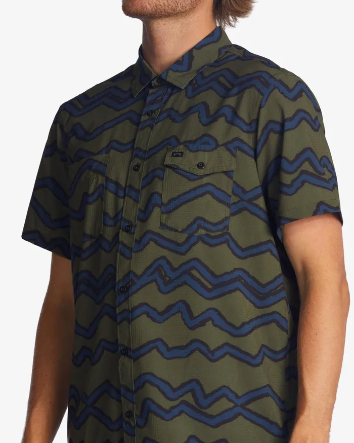 Billabong ADiv Surftrek Perf Short Sleeve Shirt Dark Olive Men Shirts Billabong ADiv Surftrek Perf Short Sleeve Shirt Dark Olive Men Shirts