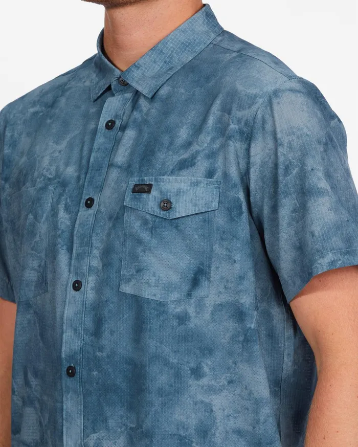 Billabong ADiv Surftrek Perf Short Sleeve Shirt Slate Blue Men Shirts Billabong ADiv Surftrek Perf Short Sleeve Shirt Slate Blue Men Shirts