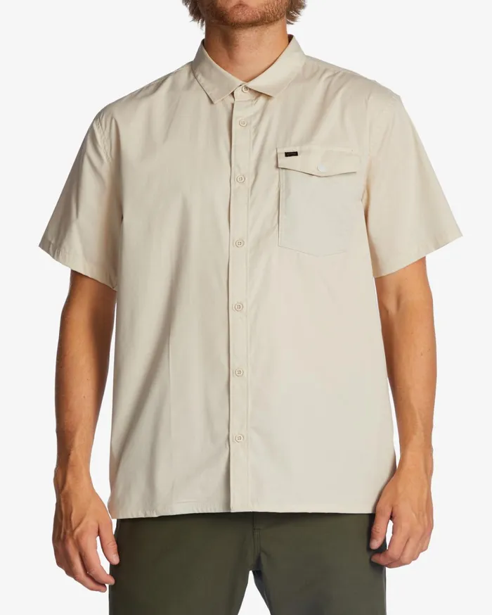 Billabong ADiv Surftrek Tech UPF 50 Short Sleeve Shirt Chino Men Shirts