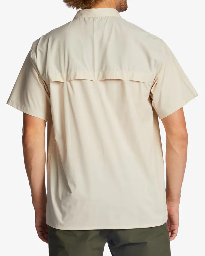 Billabong ADiv Surftrek Tech UPF 50 Short Sleeve Shirt Chino Men Shirts Billabong ADiv Surftrek Tech UPF 50 Short Sleeve Shirt Chino Men Shirts