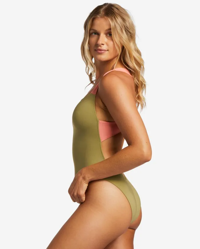 Billabong ADiv UPF 50 OnePiece Swimsuit Cedar Women One Pieces Billabong ADiv UPF 50 OnePiece Swimsuit Cedar Women One Pieces