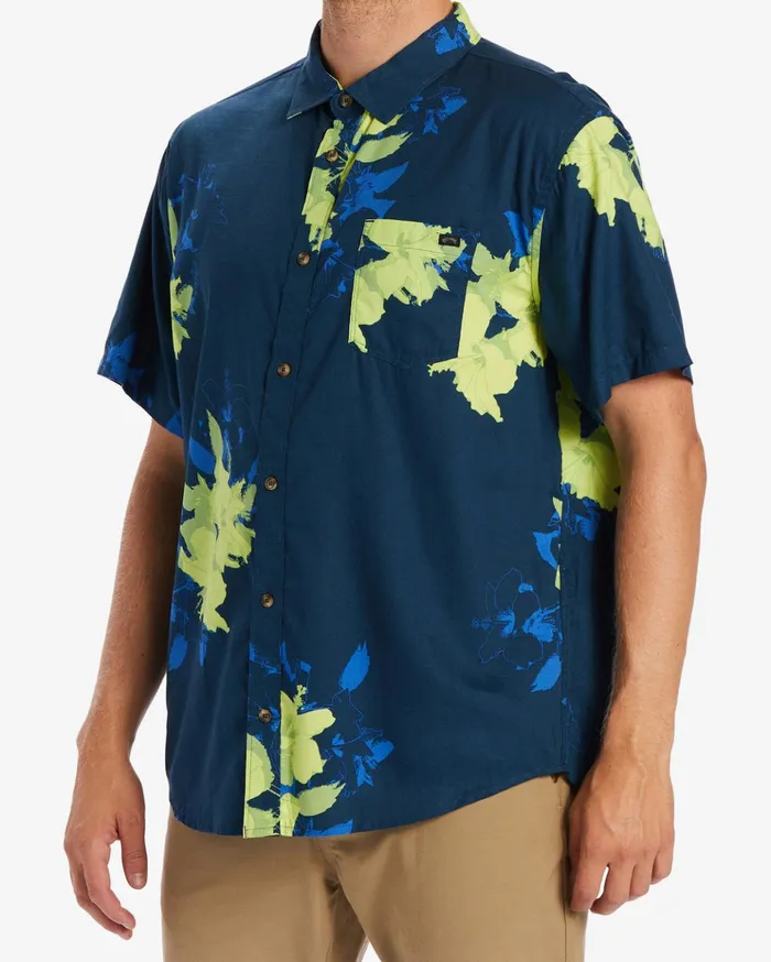 Billabong Sundays Floral Short Sleeve Shirt Midnight Men Shirts Billabong Sundays Floral Short Sleeve Shirt Midnight Men Shirts