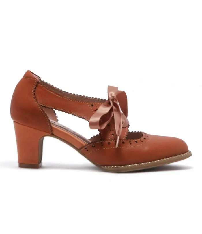 Chelsea Crew 1930s Tan Leather Bow Oxford Heels Shoes Unique Vintage Heels