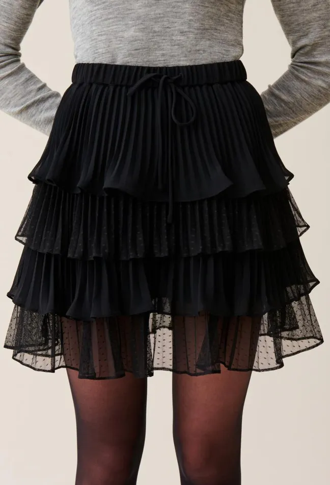 Claudie Pierlot Black Short Ruffled Skirt Clothes Skirts And Shorts
