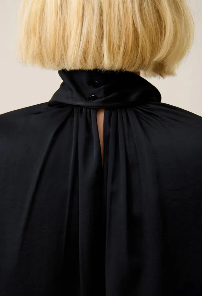 Claudie Pierlot Flowing Dress With Black Bow Collar Clothes Dresses
