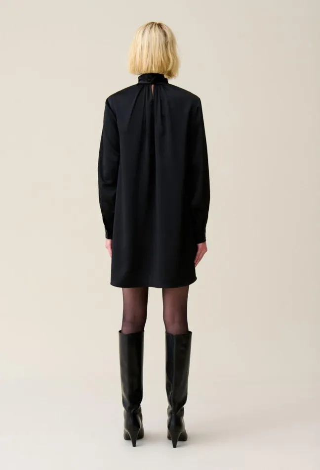 Claudie Pierlot Flowing Dress With Black Bow Collar Clothes Dresses