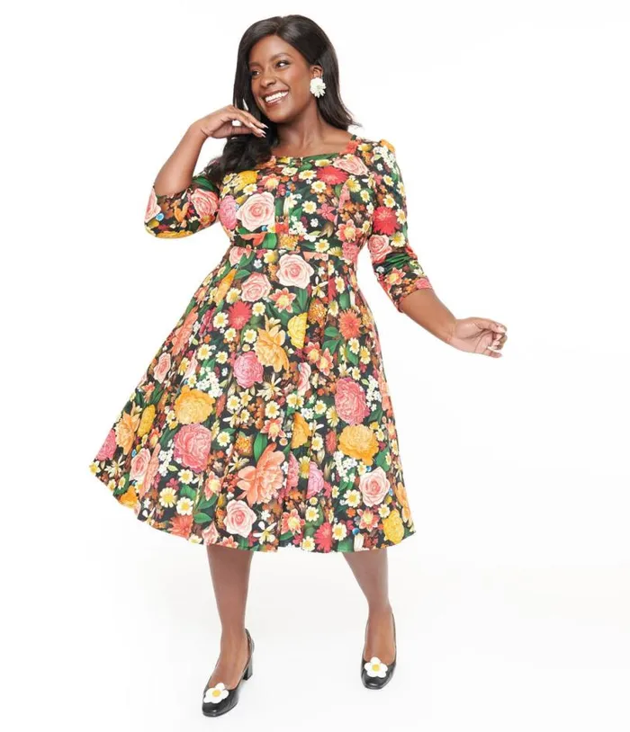 Hearts and Roses Plus Size Black Floral Cassidy Swing Dress DressesPlus Unique Vintage Pocket Dresses