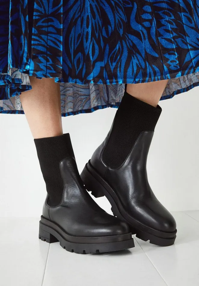 Hush Boots Women Pinner Leather Boots Black Hush Boots Women Pinner Leather Boots Black