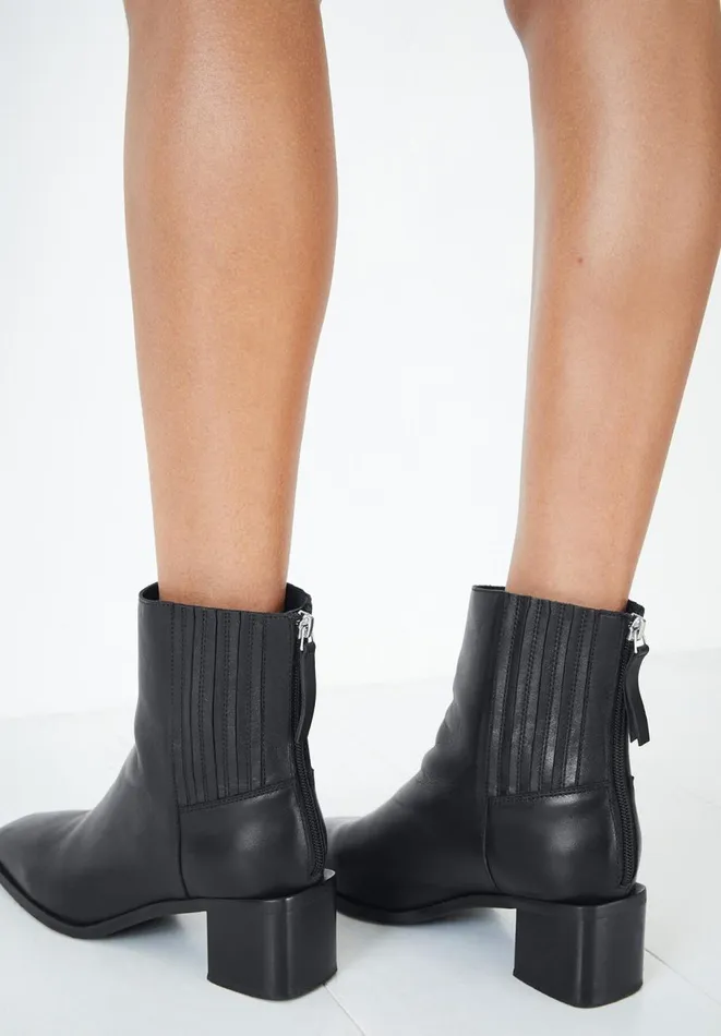 Hush Boots Women Rye Leather Square Toe Boots Black Hush Boots Women Rye Leather Square Toe Boots Black