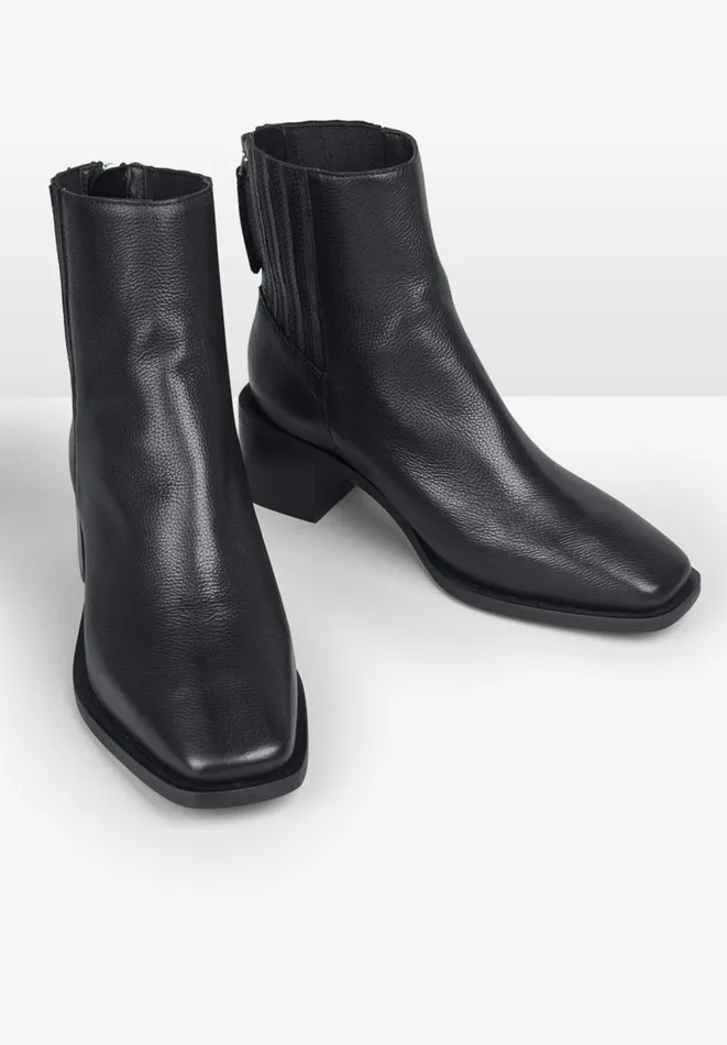 Hush Boots Women Rye Leather Square Toe Boots Black Hush Boots Women Rye Leather Square Toe Boots Black