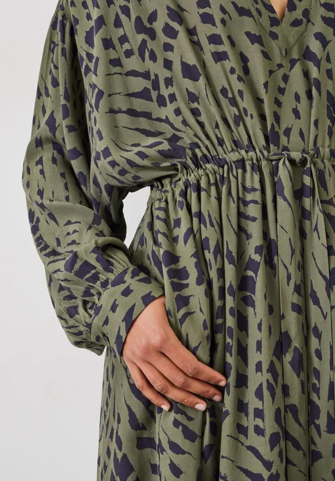 Hush Dresses Women Aimee Oversized Maxi Dress Khaki Mark Hush Dresses Women Aimee Oversized Maxi Dress Khaki Mark