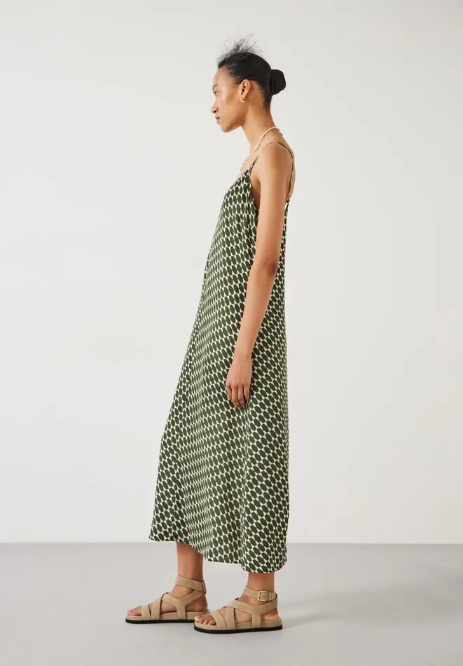 Hush Dresses Women Eloise Printed Maxi Slip Dress Geo Star Khaki Hush Dresses Women Eloise Printed Maxi Slip Dress Geo Star Khaki