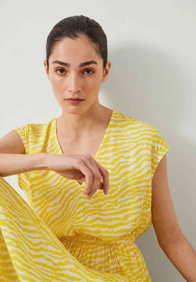 Hush Dresses Women Klara Relaxed Maxi Dress Blurred Animal Yellow Hush Dresses Women Klara Relaxed Maxi Dress Blurred Animal Yellow