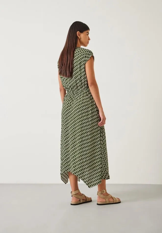Hush Dresses Women Klara Relaxed Maxi Dress Geo Star Khaki Hush Dresses Women Klara Relaxed Maxi Dress Geo Star Khaki
