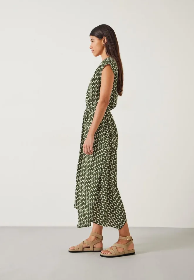 Hush Dresses Women Klara Relaxed Maxi Dress Geo Star Khaki Hush Dresses Women Klara Relaxed Maxi Dress Geo Star Khaki