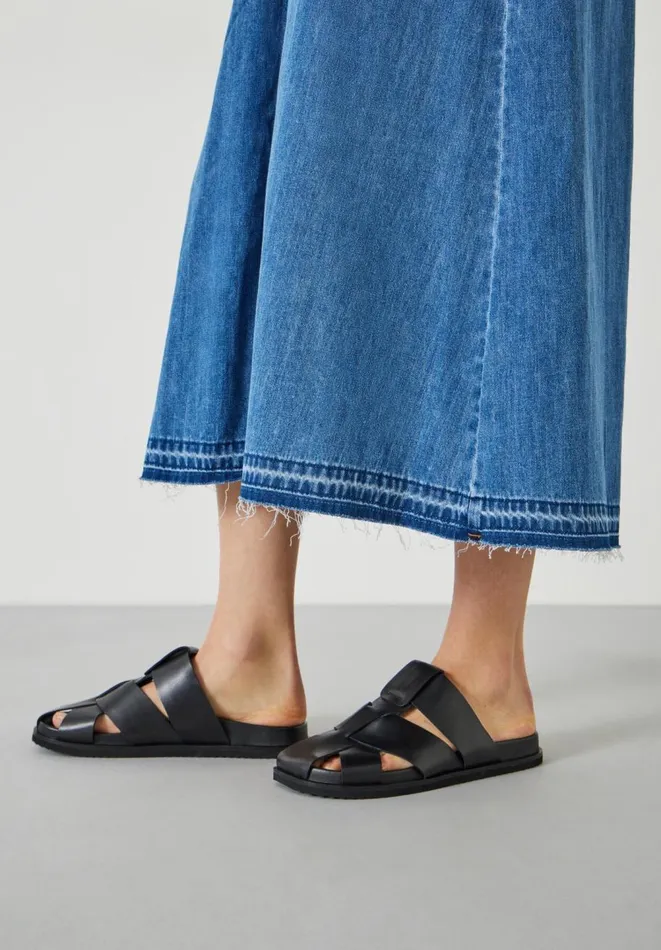 Hush Dresses Women Tatum Denim Maxi Dress Mid Authentic Wash Denim