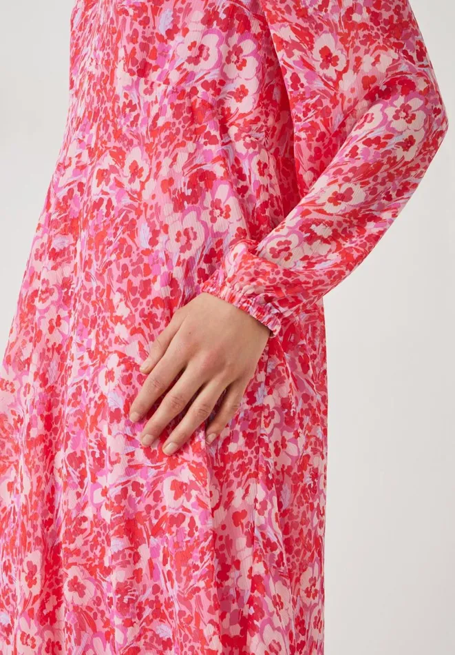 Hush Dresses Women Wray Volume Maxi Dress Painted Floral Pink Hush Dresses Women Wray Volume Maxi Dress Painted Floral Pink
