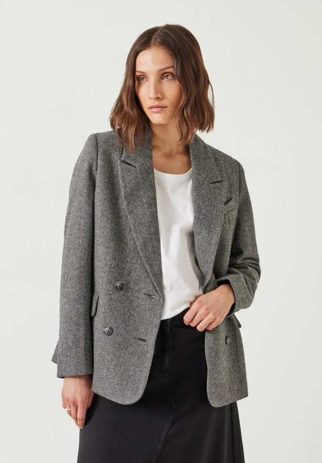 Hush Jackets and Coats Women Maeve Relaxed Wool Blend Herringbone Blazer Black Hush Jackets and Coats Women Maeve Relaxed Wool Blend Herringbone Blazer Black
