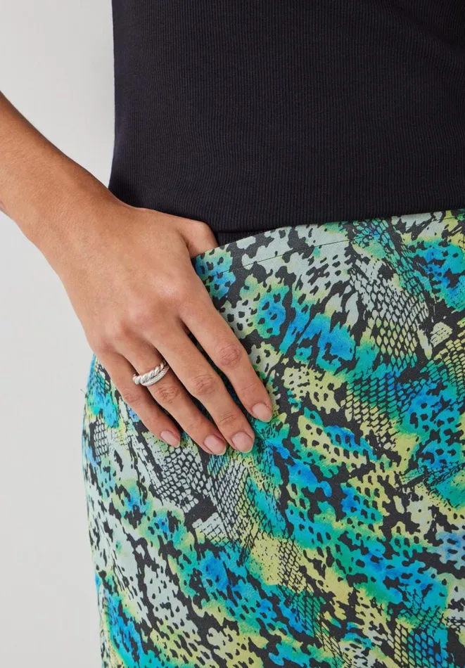 Hush Skirts Women Hallie Printed Midi Skirt Tie Dye Snake Hush Skirts Women Hallie Printed Midi Skirt Tie Dye Snake