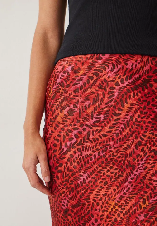 Hush Skirts Women Simone Slinky Midi Skirt Watercolour Animal Red Hush Skirts Women Simone Slinky Midi Skirt Watercolour Animal Red