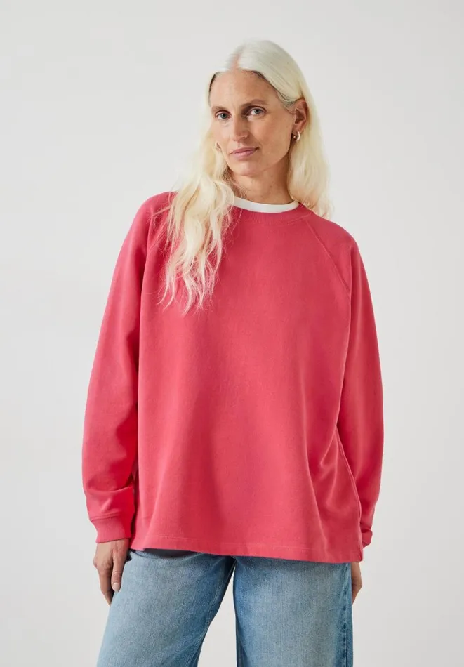 Hush Sweatshirts and Hoodies Women Verne Cotton Oversized Raglan Sweatshirt Magenta Hush Sweatshirts and Hoodies Women Verne Cotton Oversized Raglan Sweatshirt Magenta