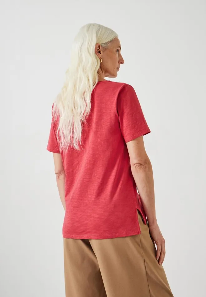 Hush Tops and Tshirts Women Kali Cotton Slub VNeck TShirt Dusty Red Hush Tops and Tshirts Women Kali Cotton Slub VNeck TShirt Dusty Red