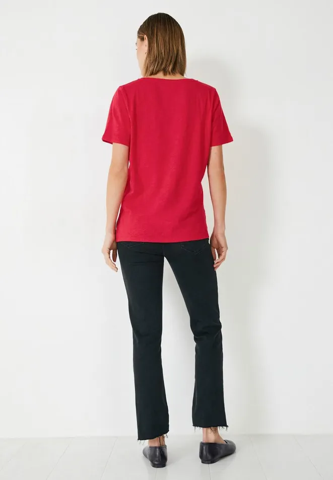 Hush Tops and Tshirts Women Kali Cotton Slub VNeck TShirt Vibrant Red Hush Tops and Tshirts Women Kali Cotton Slub VNeck TShirt Vibrant Red