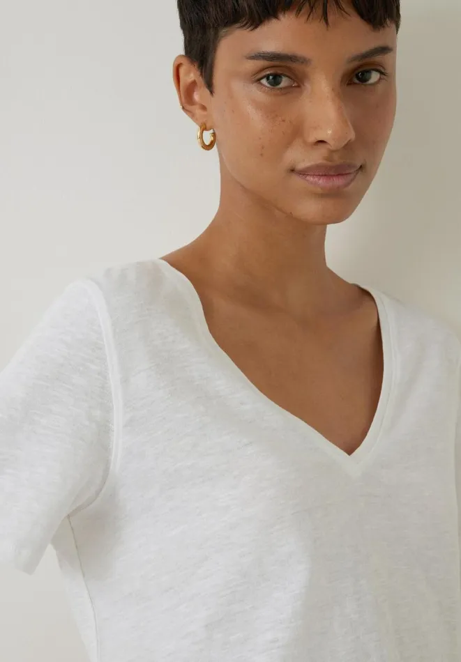 Hush Tops and Tshirts Women Kali Cotton Slub VNeck TShirt White Hush Tops and Tshirts Women Kali Cotton Slub VNeck TShirt White